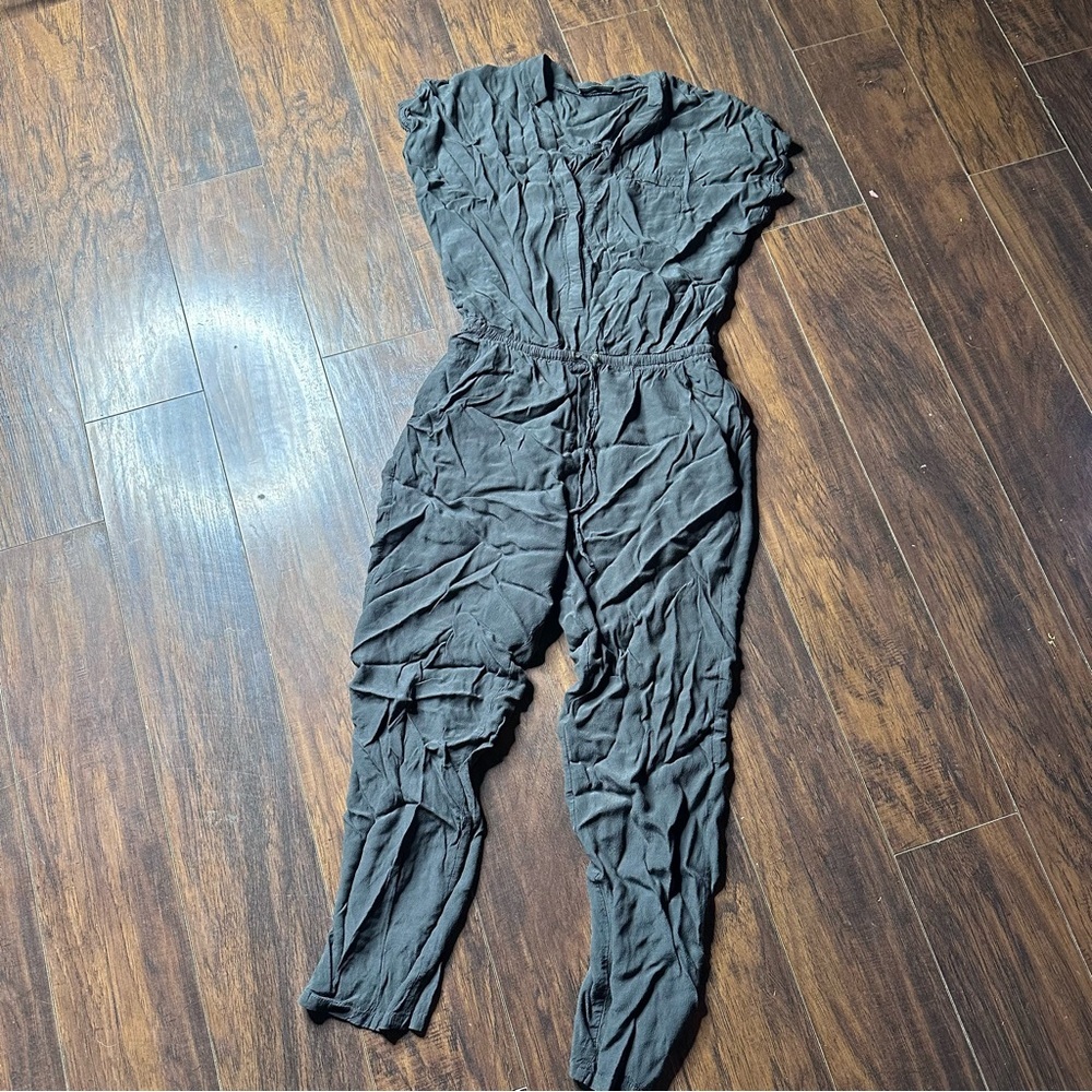 ASTR Gray Short Sleeve Collared Silk Blend Jumpsuit